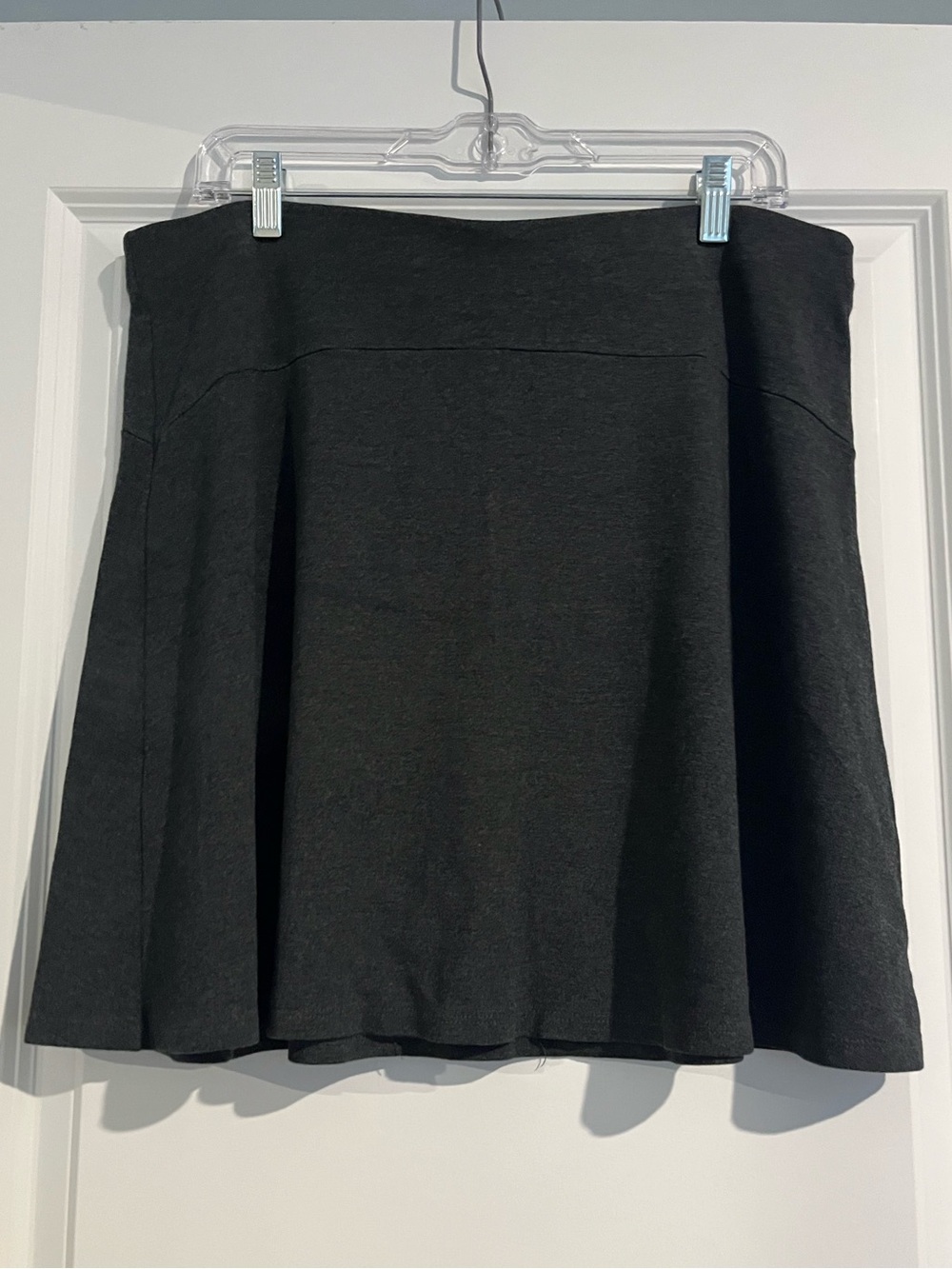 EUC LOFT Gray Skirt (L)